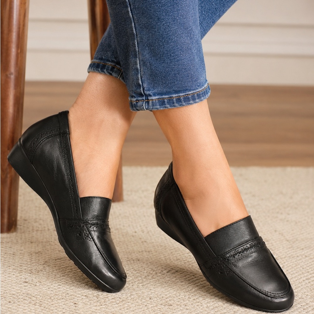 Rockport Cobb Hill Black Leather Comfort Flat Work Walking Shoes | Size 8.5
